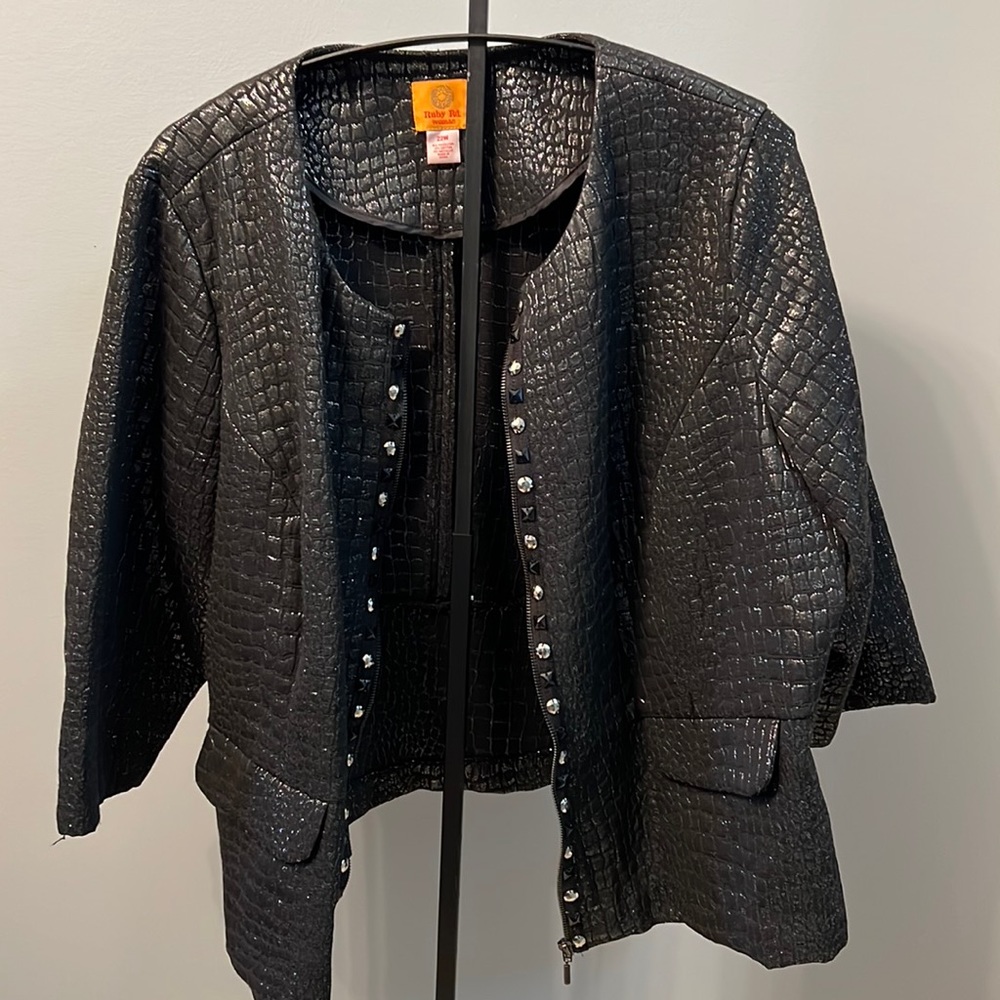 Ruby Rd. Black Metallic Front Beaded 3/4 Sleeve Jacket Size 22W- NWOT
